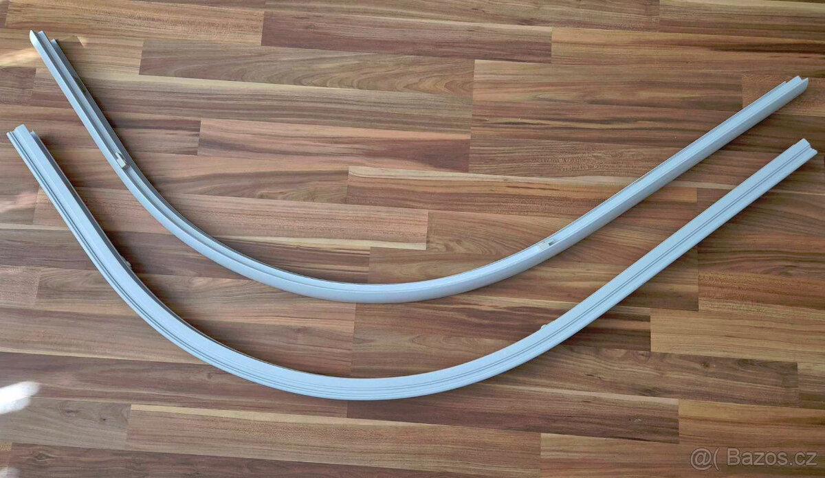 Nějaké lišty ke sprchové vaničce/zástěně 100x80 ovál