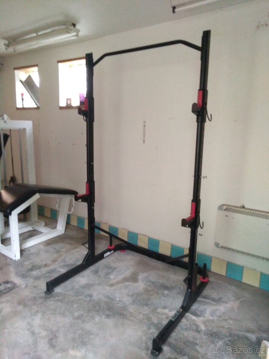 Posilovací hrazda+ Stojan dřepy a bench za top cenu