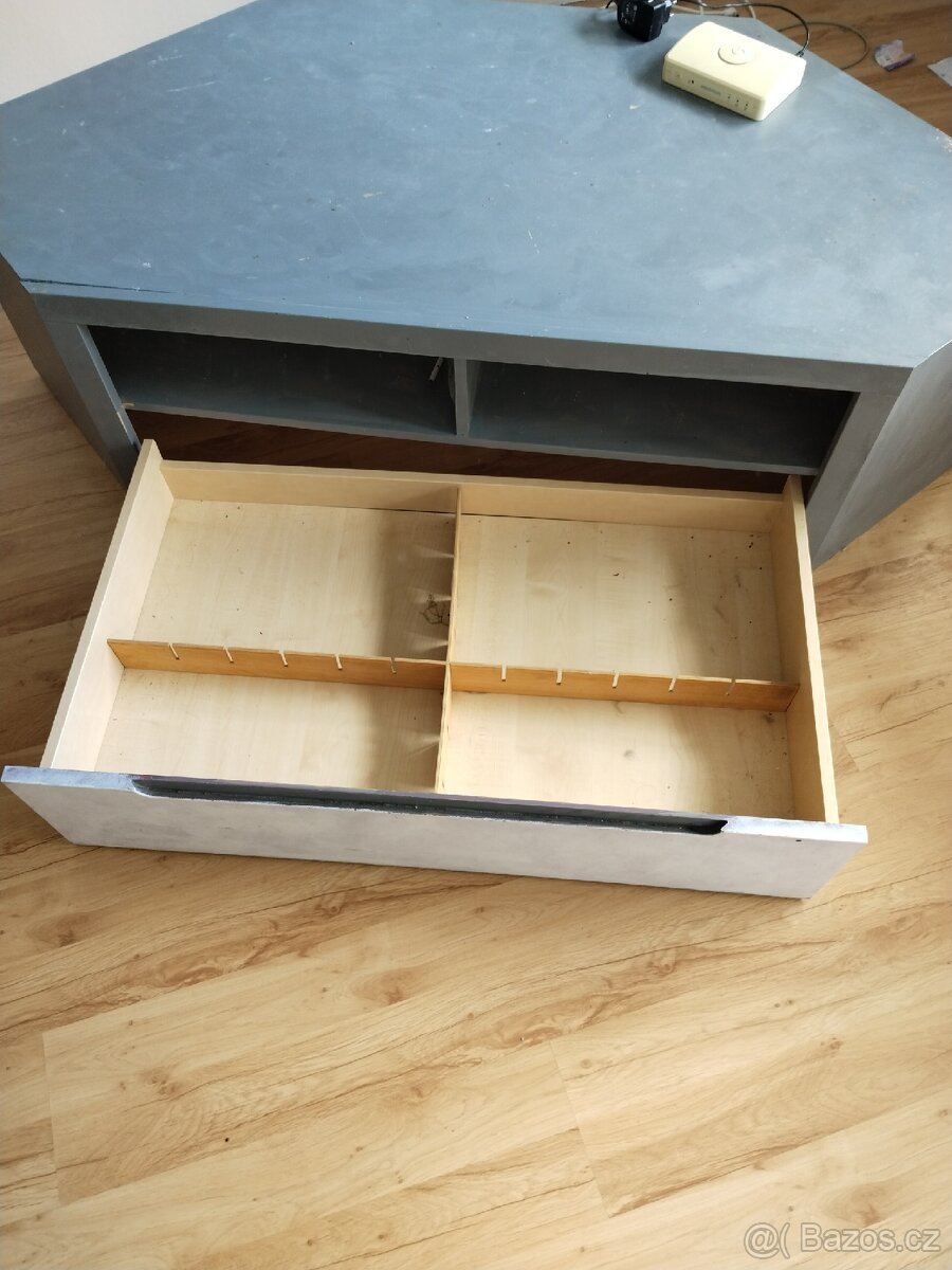 TV skříňka