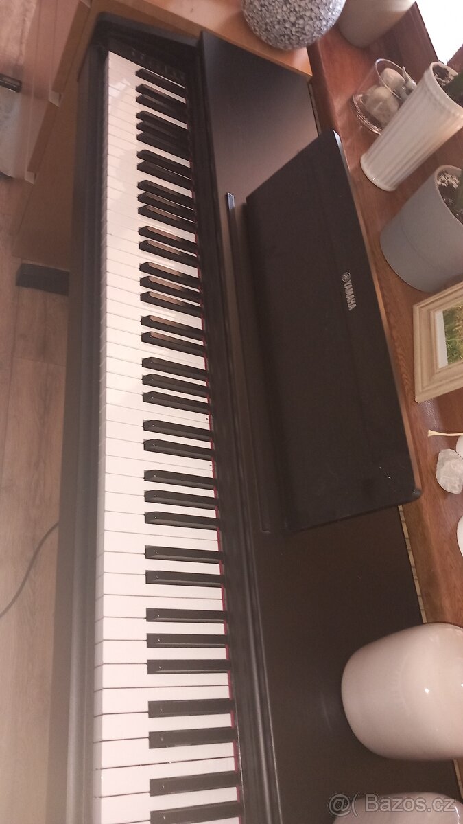 Elektronický klavír yamaha YDP - 143
