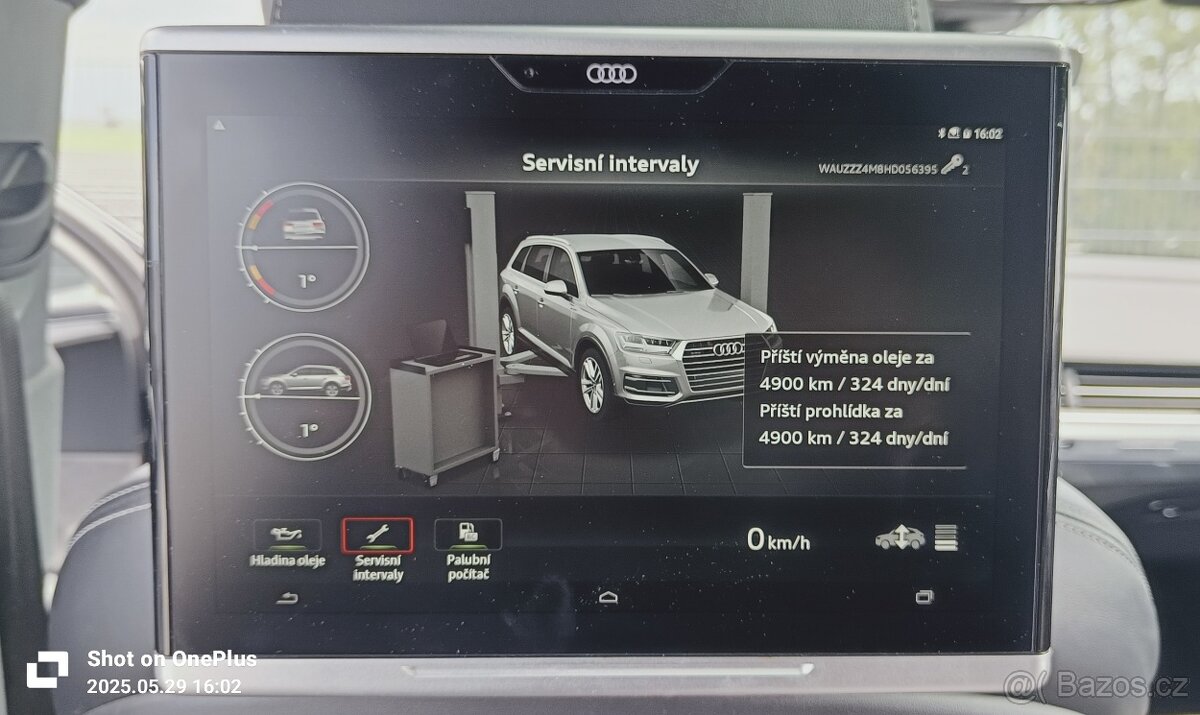 Tablety Audi Q7 s držáky do sedadel