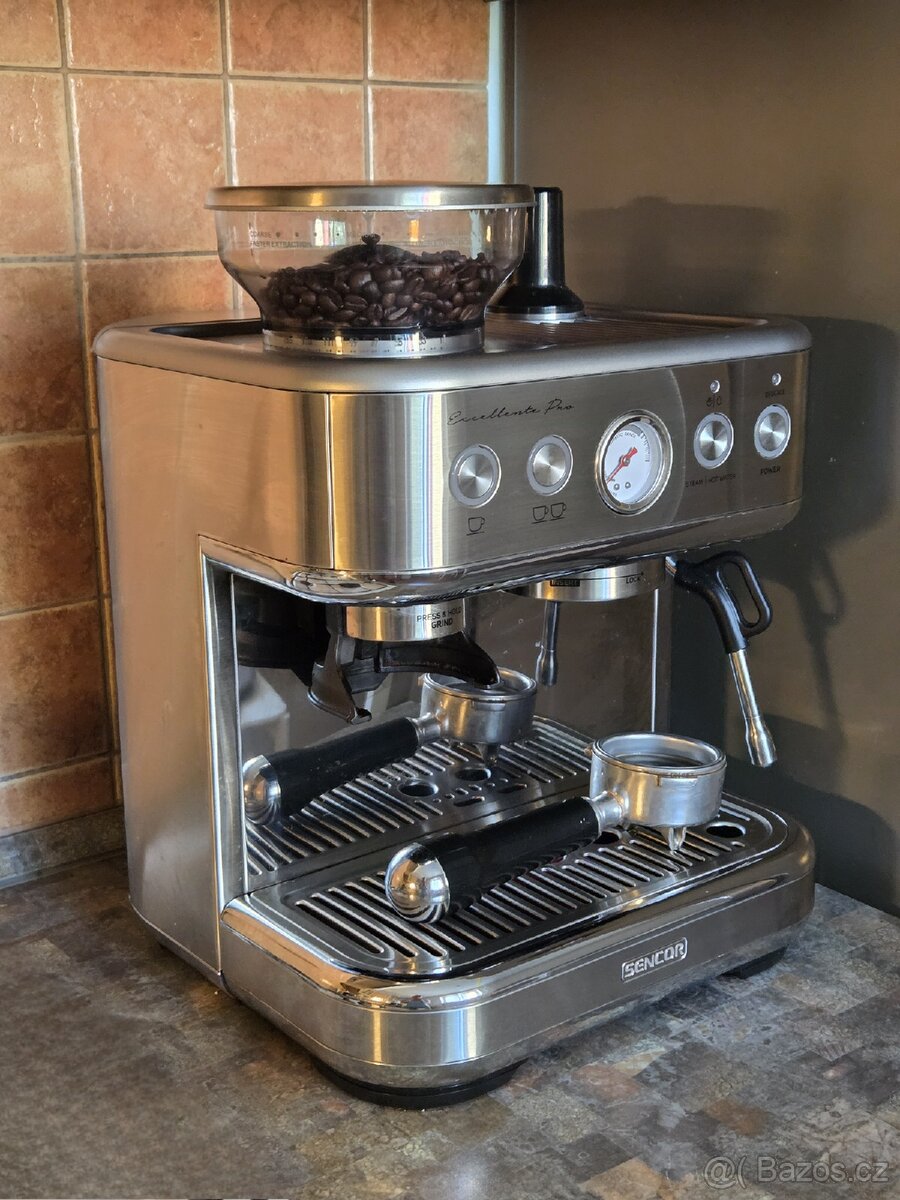 Pákový kávovar s mlýnem SENCOR SES 6010SS Espresso