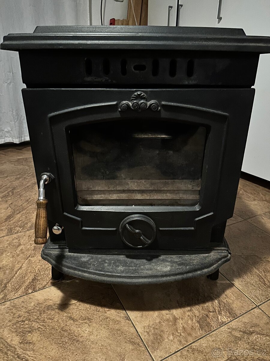 Litinová krbová kamna