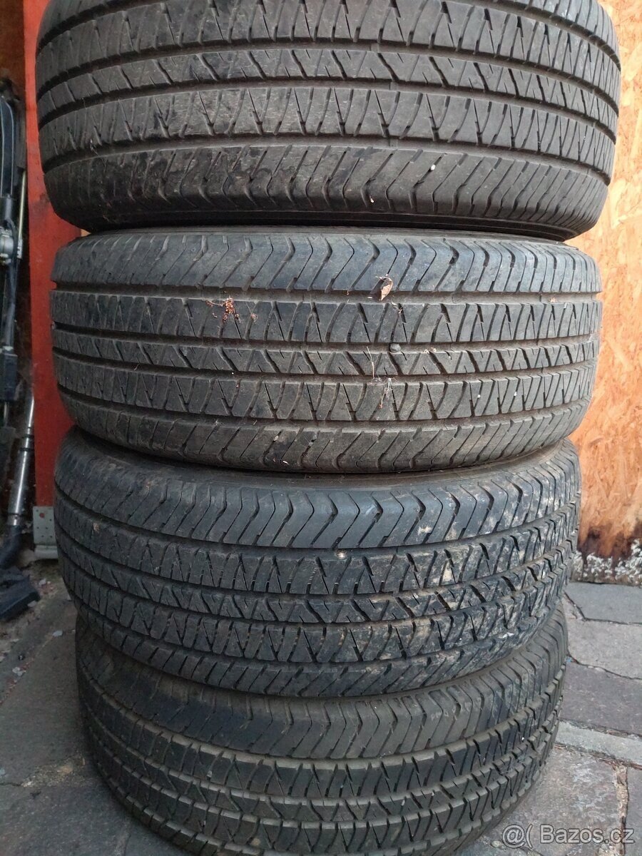4ks 80-90% 255/65 R16 Kumho Venture ST, staré pneu rezerva