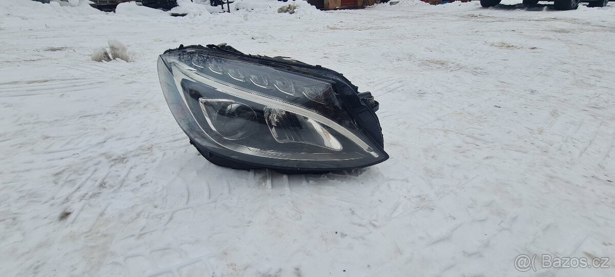 Světlo pravé mercedes C w205 led high performance