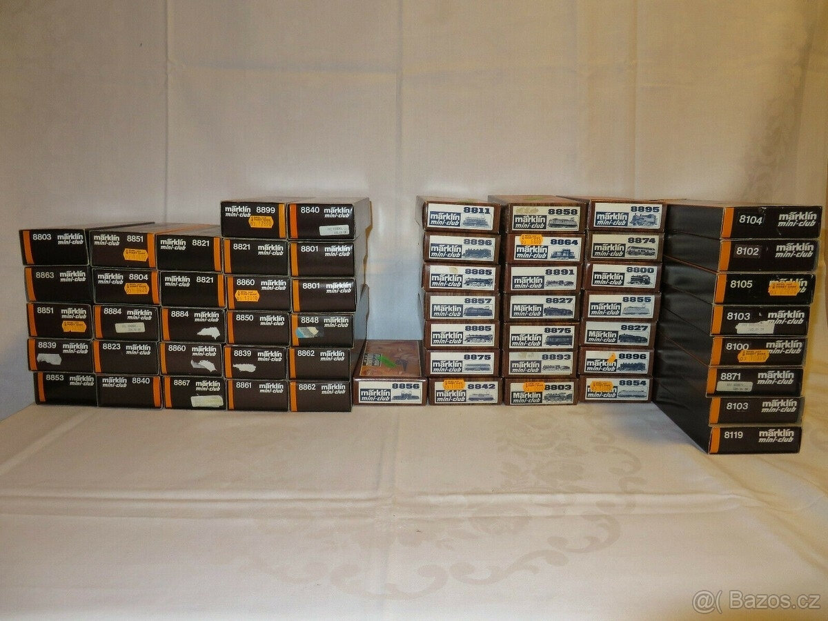 Sada 213 kusů lokomotivy Märklin Z-rail Mini-Club 57x
