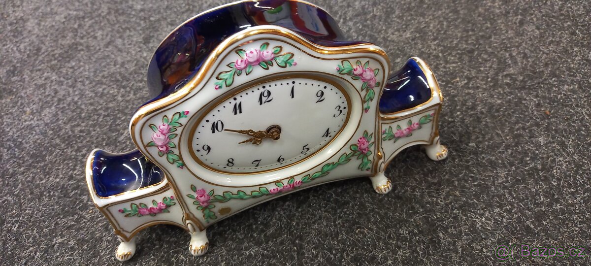 Porcelánové hodiny Royal Dux