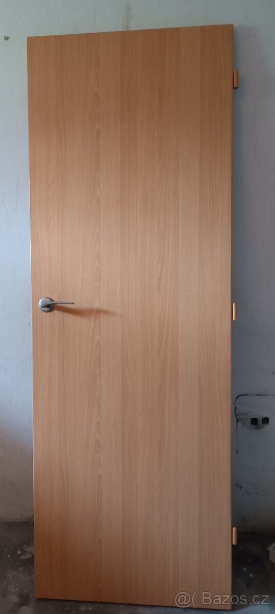 Interiérové dveře včetně kliky  65 P