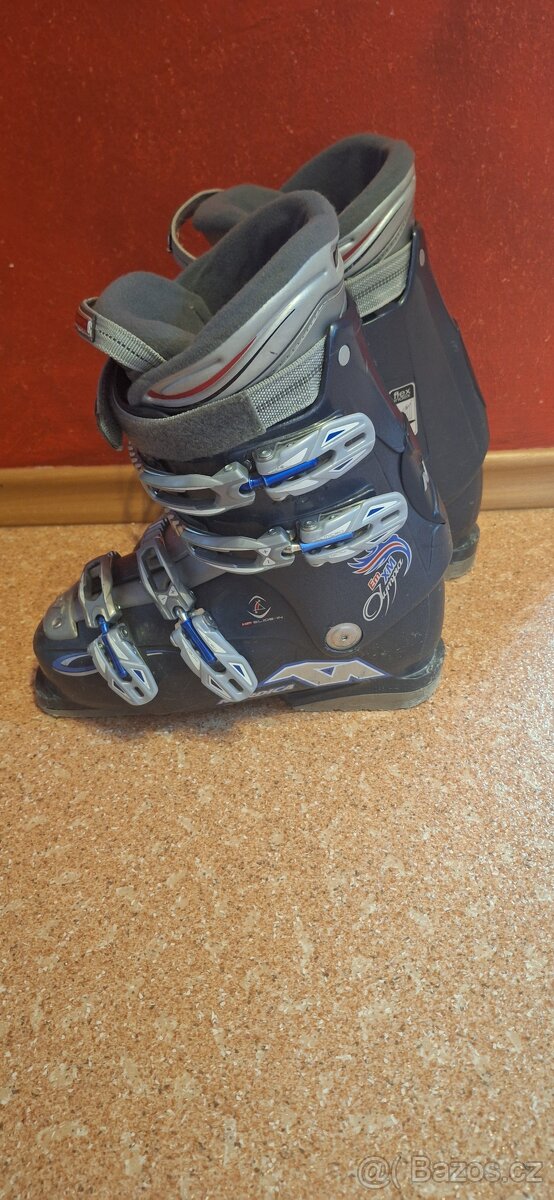 Prodám lyžáky vel.40