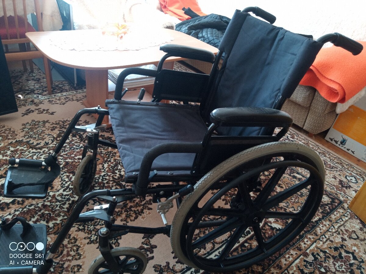 Invalidní vozík