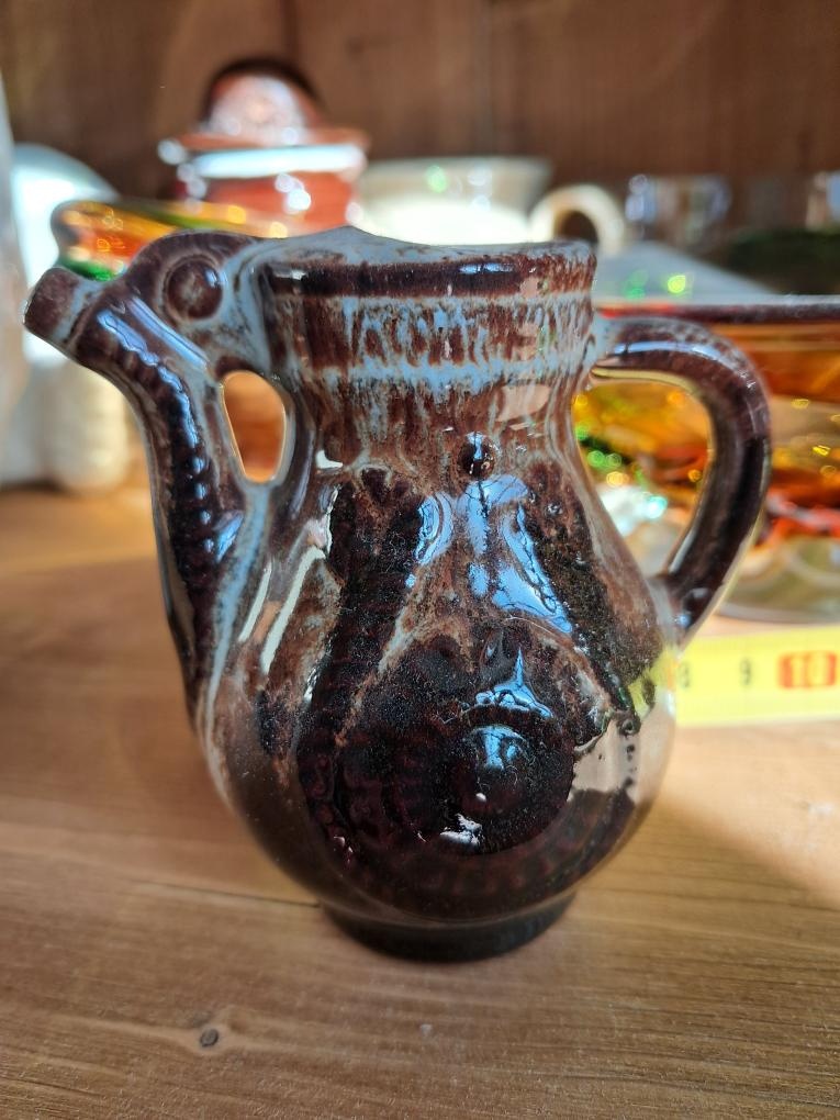 Starý retro keramický džbáneček