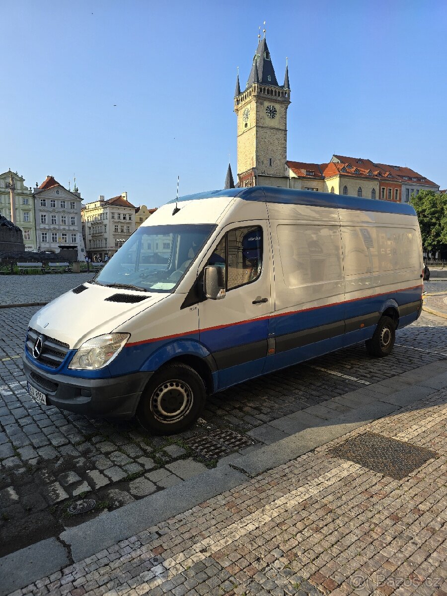 Sprinter 319 maxi 179000 Kč...