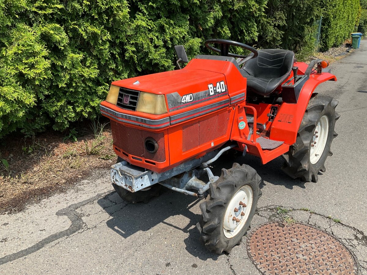 Japonský malotraktor Kubota B-40
