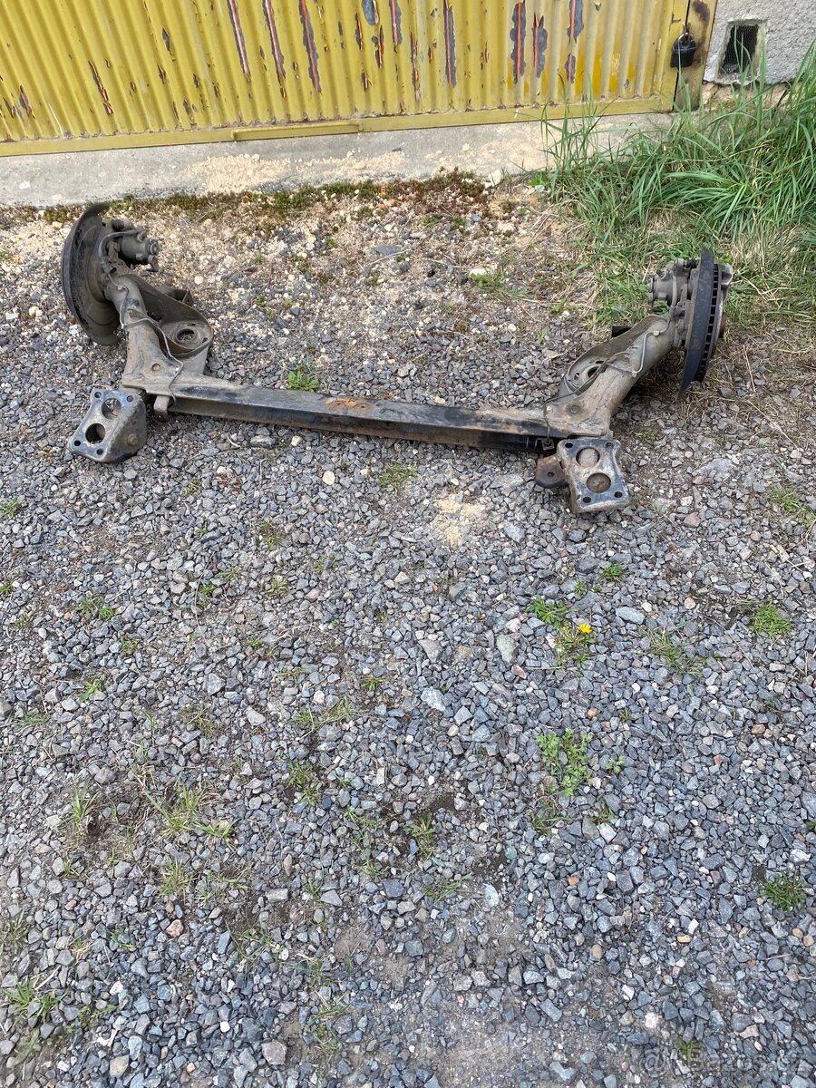 Zadní nápravnice a brzdy 256 mm octavia 1 rs