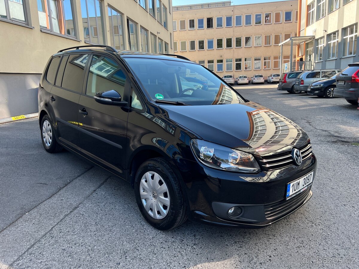 Volkswagen touran 1.6tdi, ČR ,SERV,NEHAVAROVÁNO.