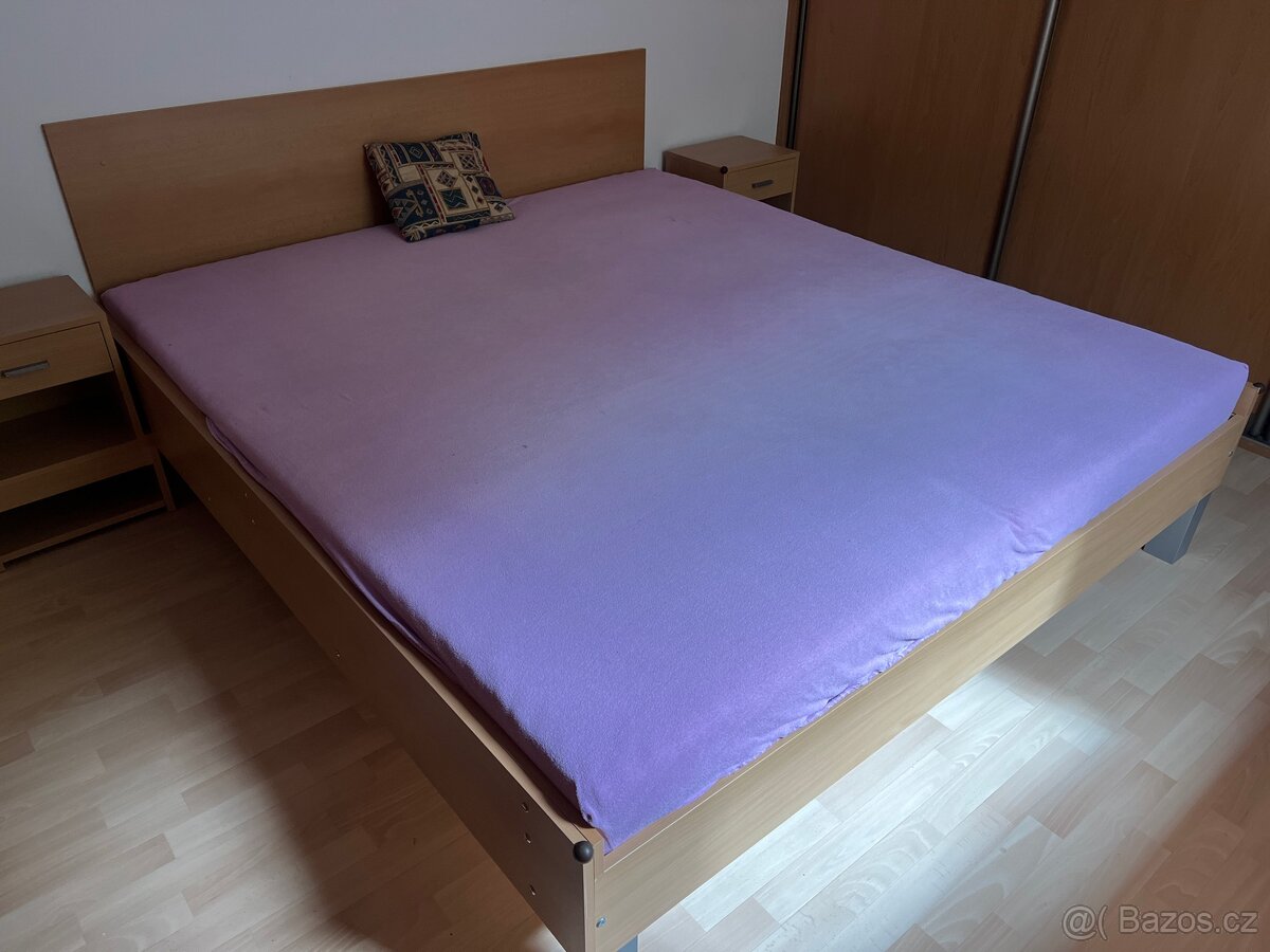 Manželská postel