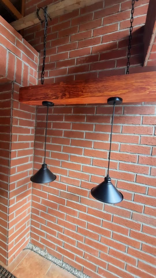 Industriální závěsné světlo