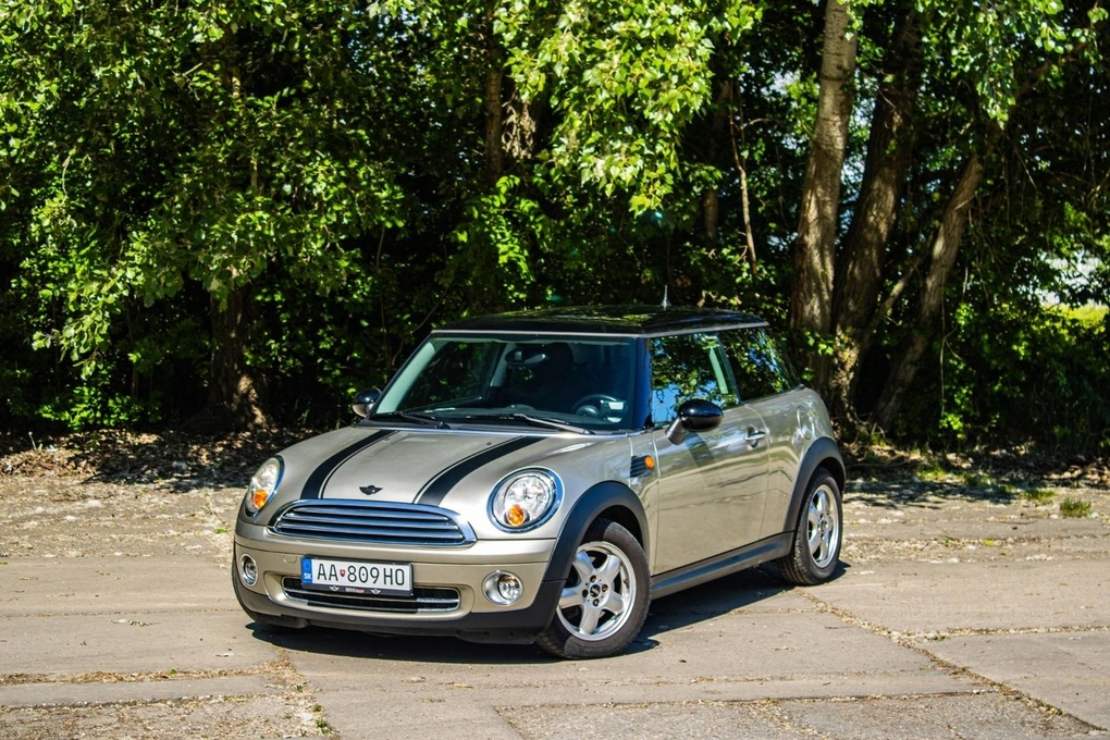Mini Cooper 1.6i 88kw Automat