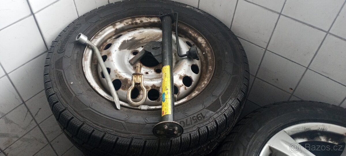 Hever,rezerva,klic na kola MB VITO 638+predni kapota