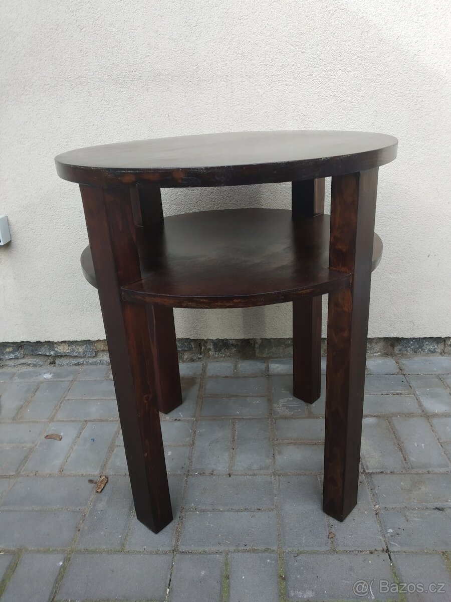 kONFERENČNÍ KULATÝ RETRO STOLEK.