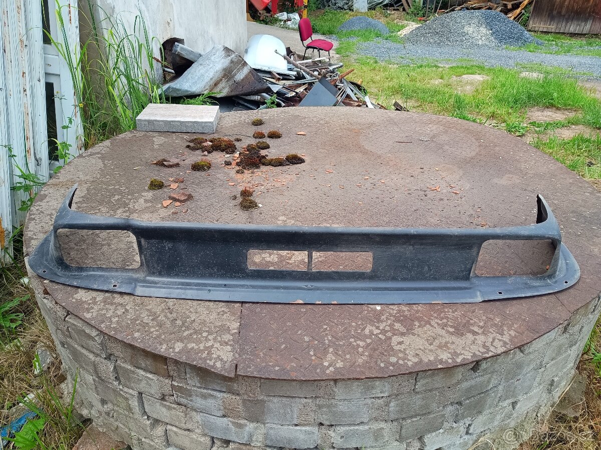 Wartburg 353, spoiler pod přední nárazník,originál nepoužitý