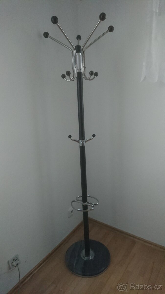 Věšák