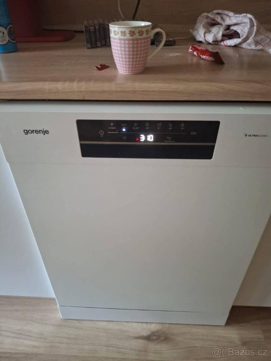 Myčka, ještě v záruce