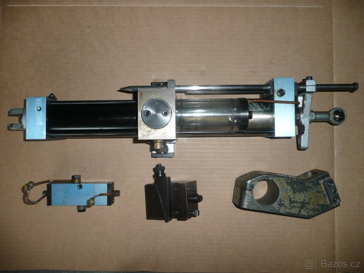 Schaublin TR102HP - hydraulika upichováku