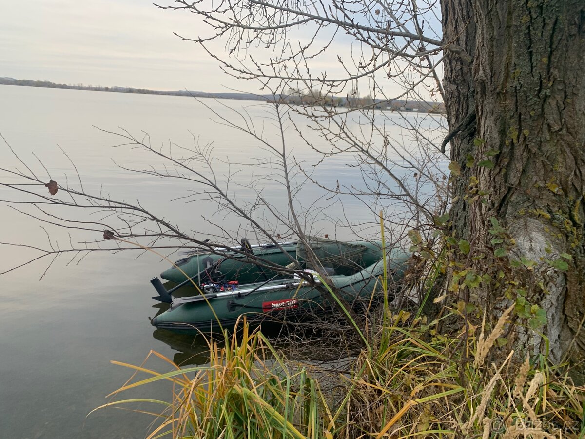 Prodam clun Boat 007 290