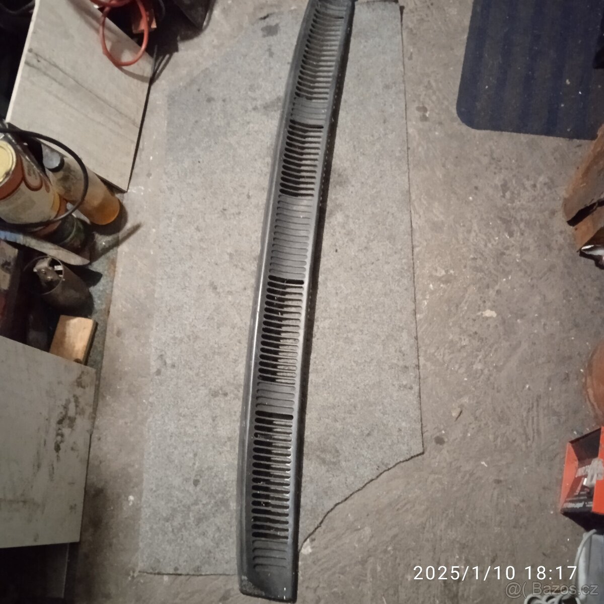 Vrchní plastový odvaděč tepla z motoru š.105-120-130