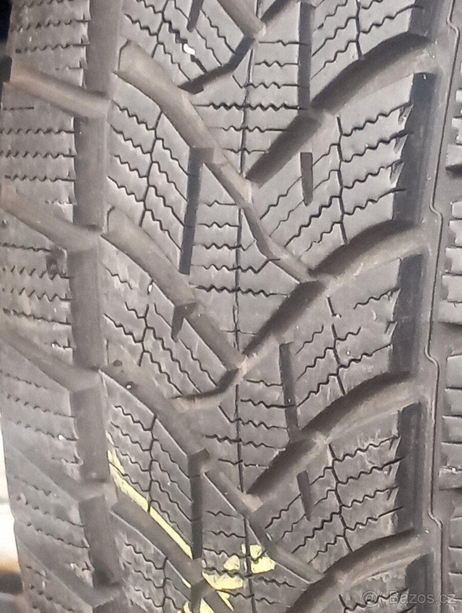 215/60r17 zimní gumy