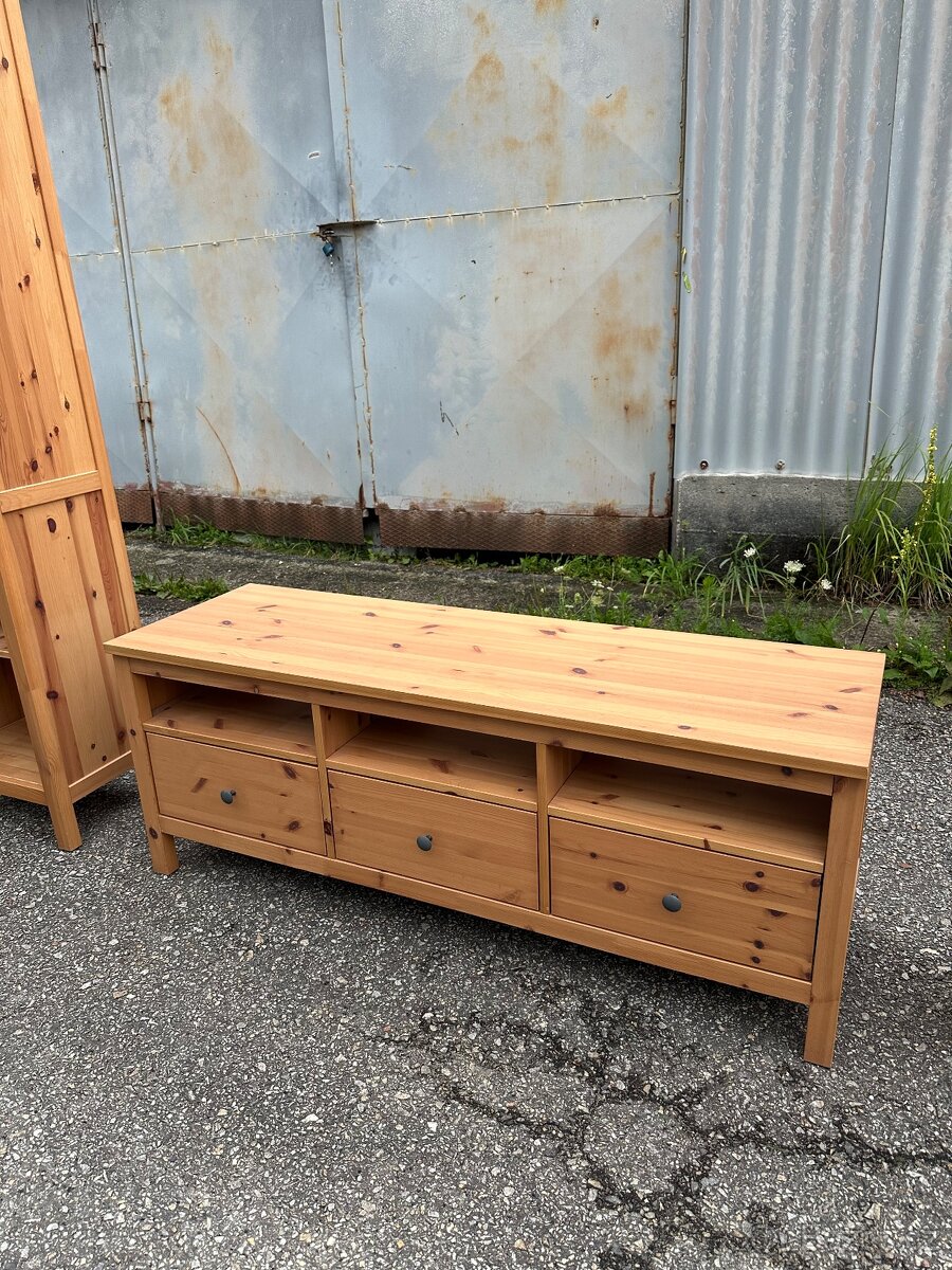 Ikea Hemnes Tv komoda sv. hnědé mořidlo, masiv