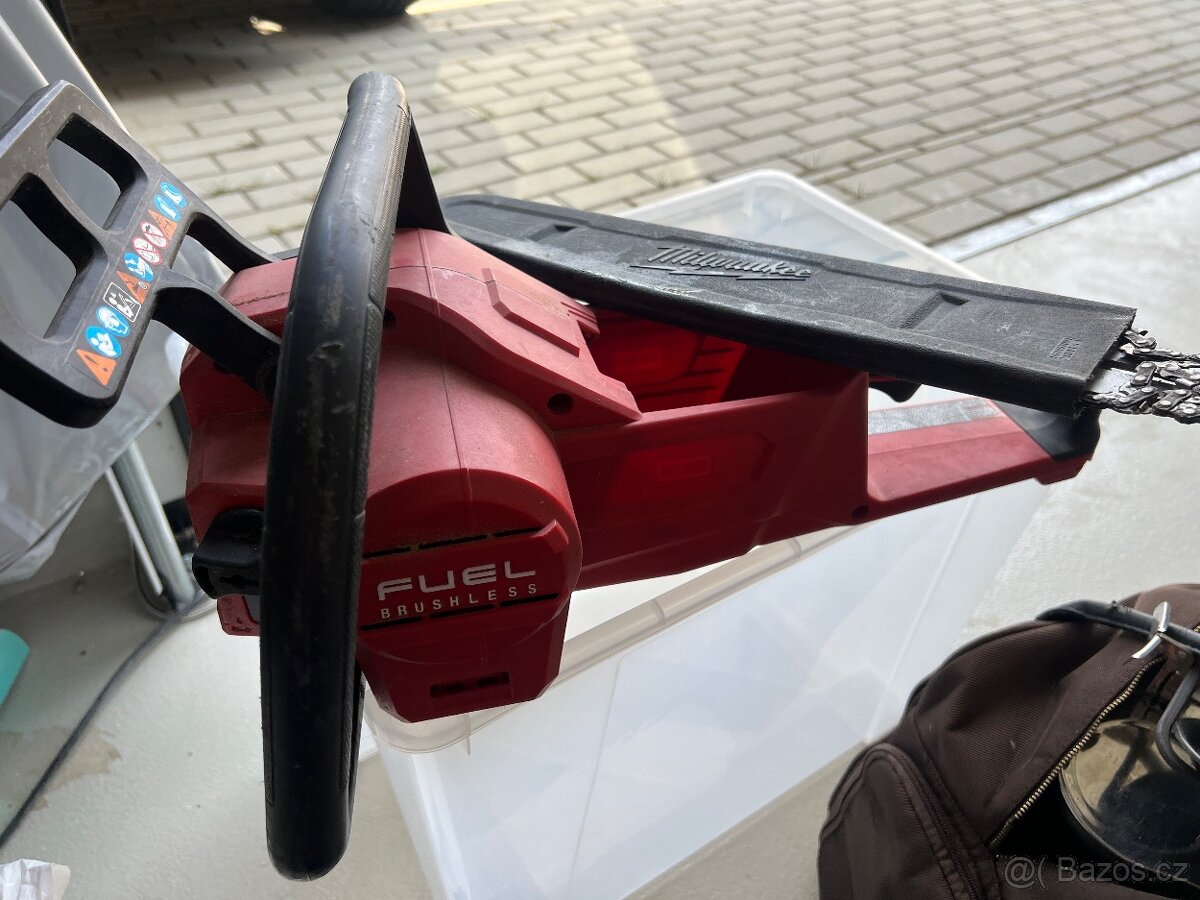 Milwaukee pila Aku M18 na opravu