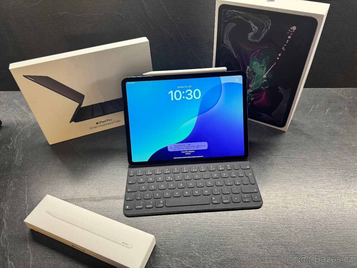 iPad Pro 11" (2019) + Smart Keyboard Folio + Apple Pencil 2