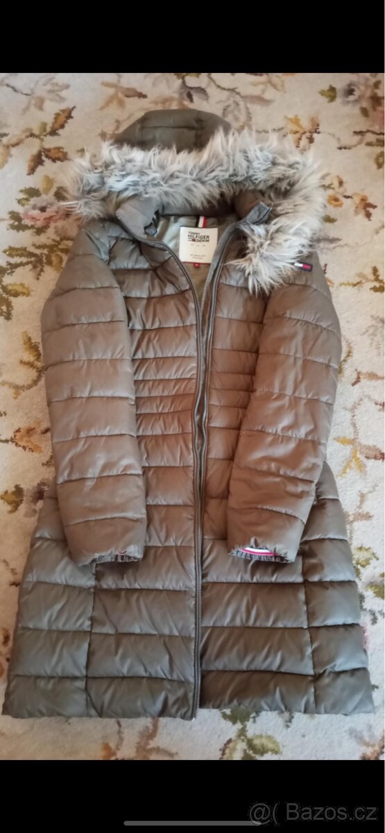 Dámský zimní kabát-bunda značky Tommy Hilfiger