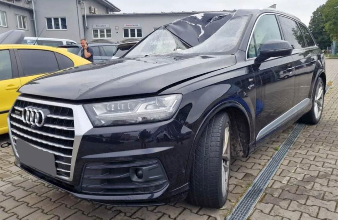 Vůz na náhradní díly Audi Q7 4M S-Line 2018 CRTC SUQ LC9X