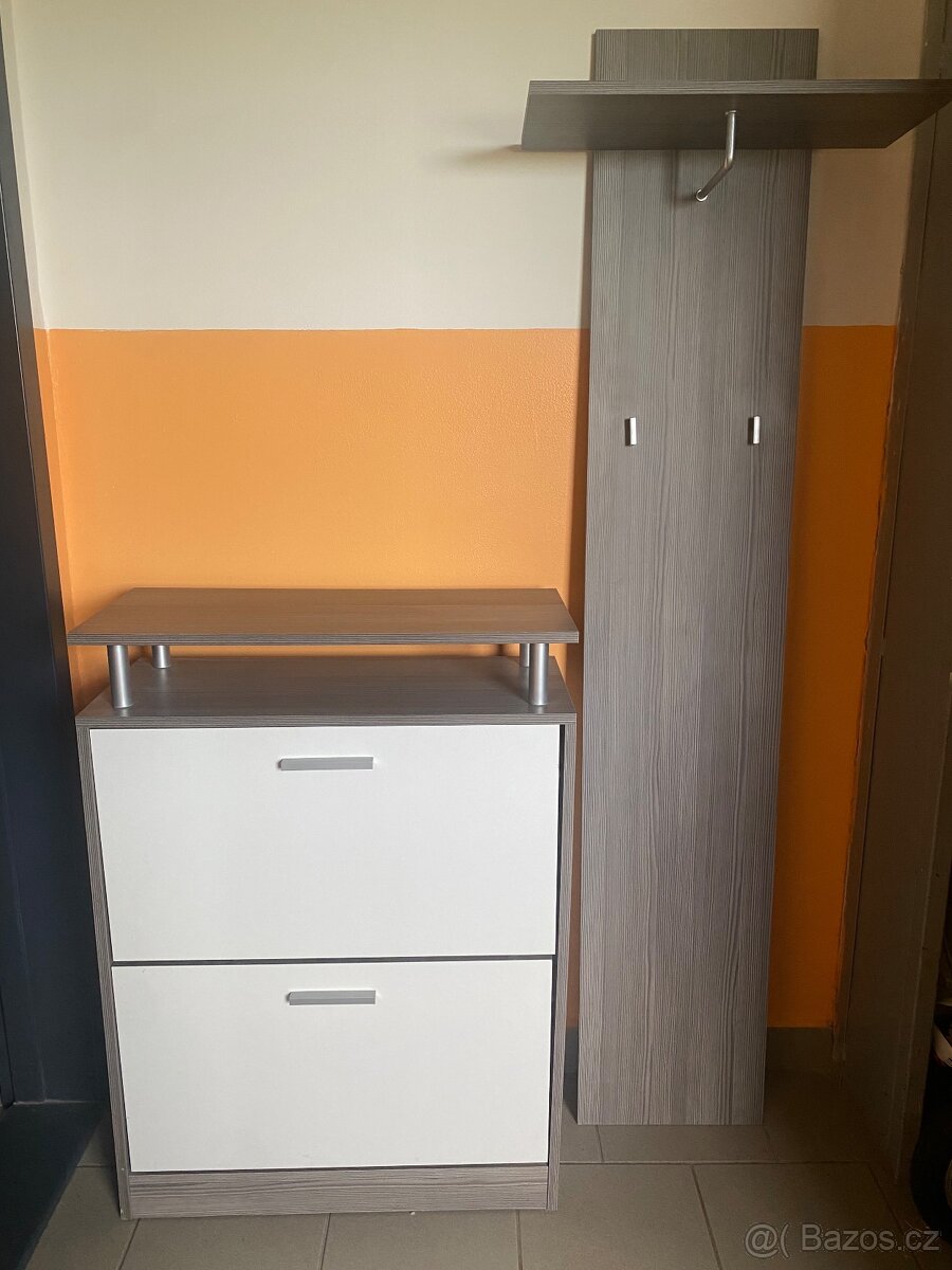 Botník a šatní panel