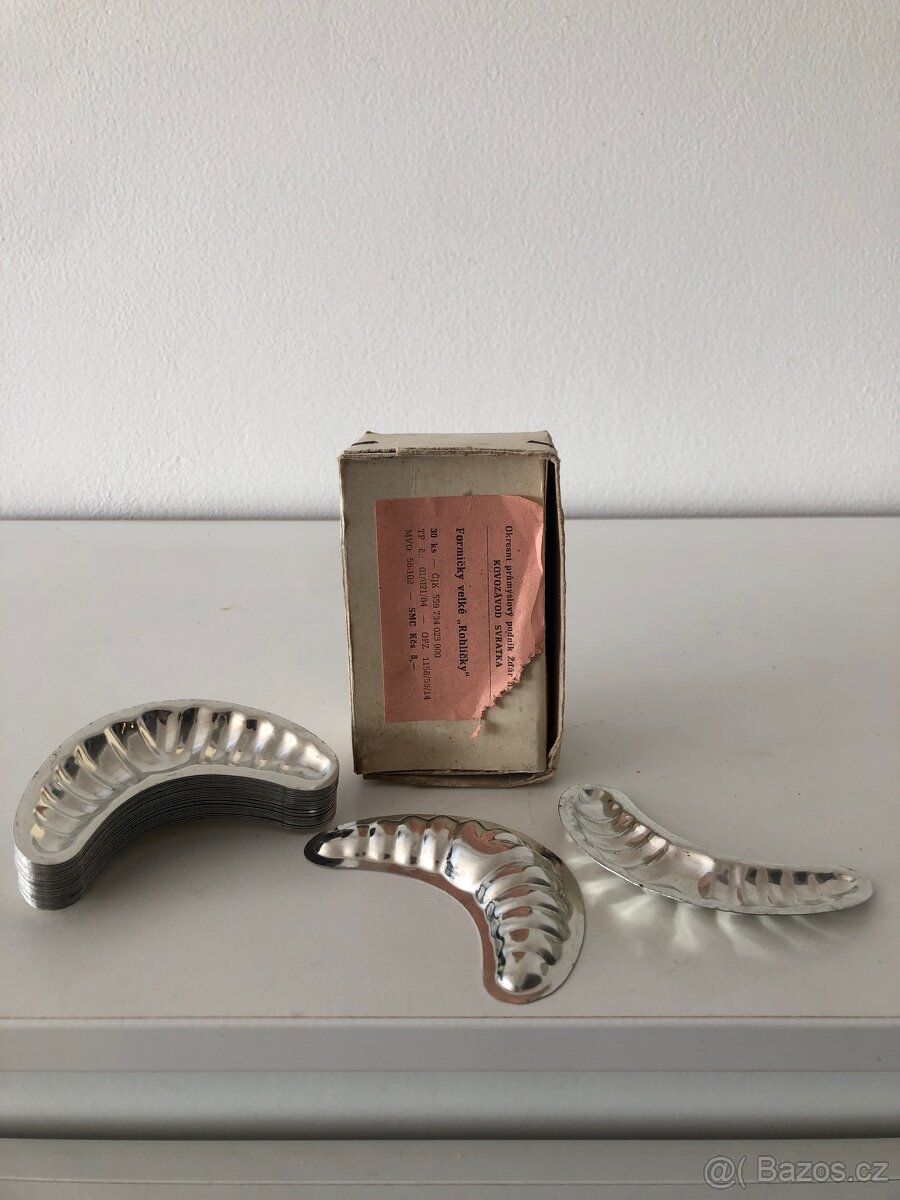 retro formicky na cukrovi - rohlicky velke