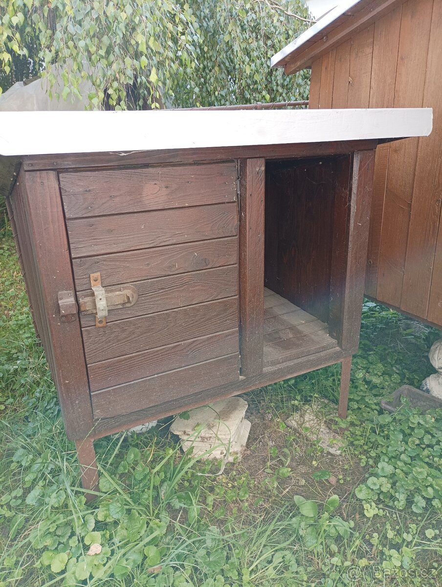 Zateplená psí bouda