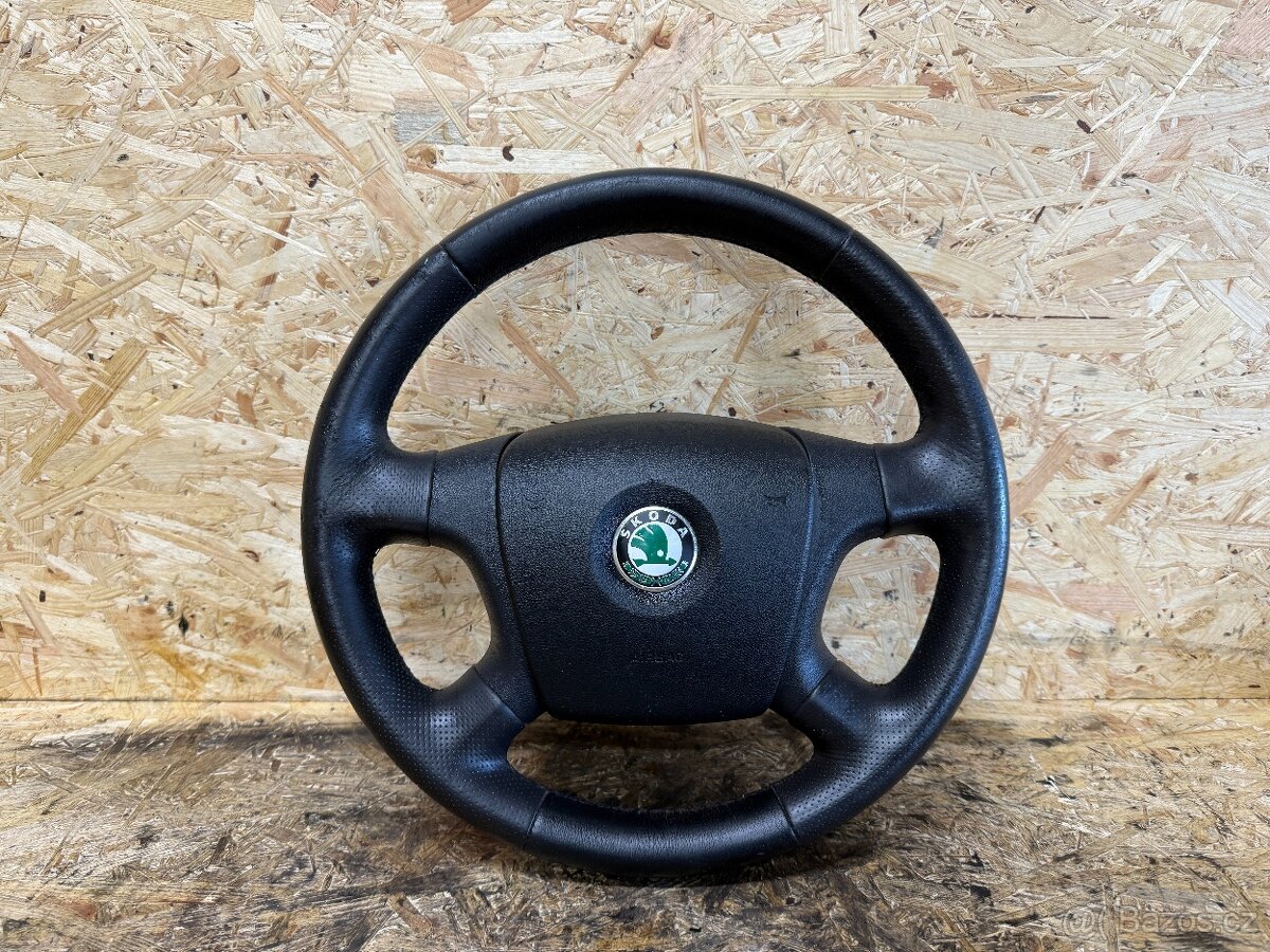 KOŽENÝ VOLANT ŠKODA OCTAVIA 2