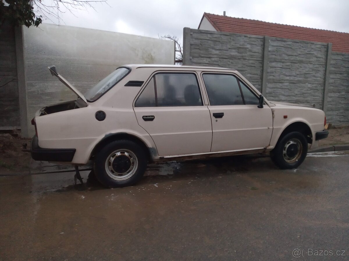 Prodám Škoda 125 L 1988 plně funkční