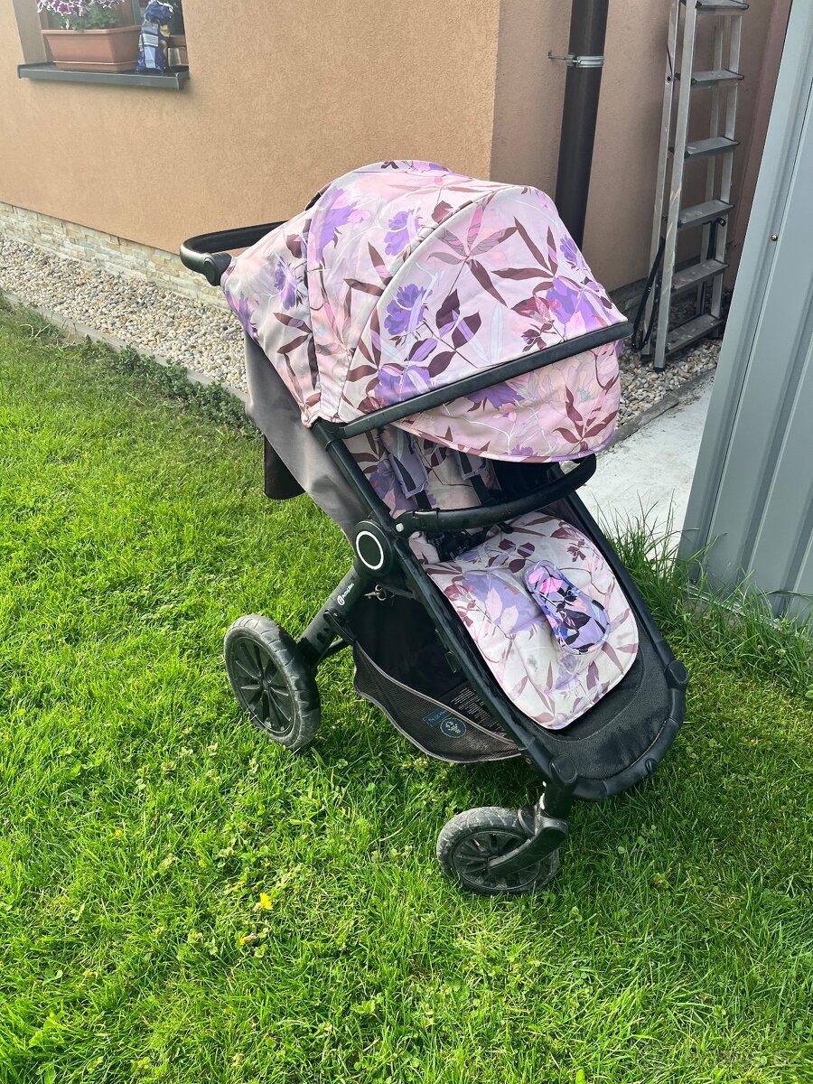Sportovní kočárek Petite&Mars Street