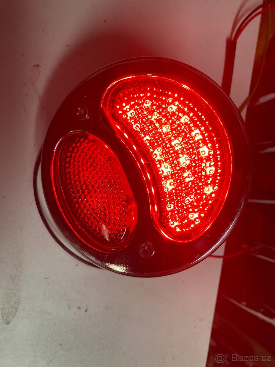 Zadní svítilny pro veterána kovové
