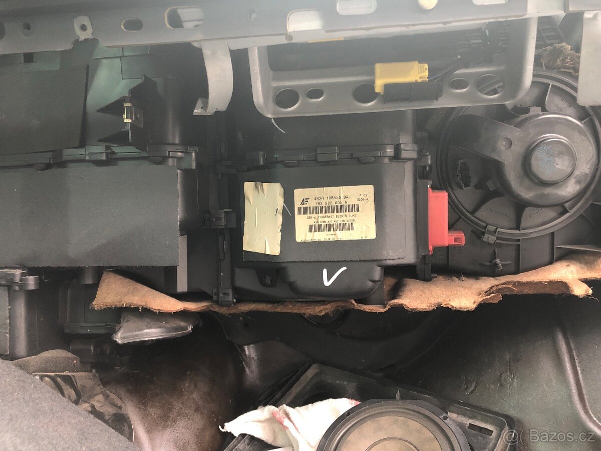 Prodám kompletní interiér automobilu Ford Galaxy 2006 1.9TDI