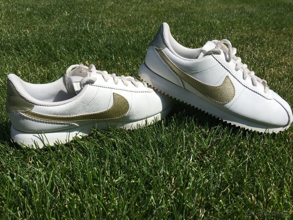 Nike tenisky - limitovaná bílo-zlatá edice [snížená cena]