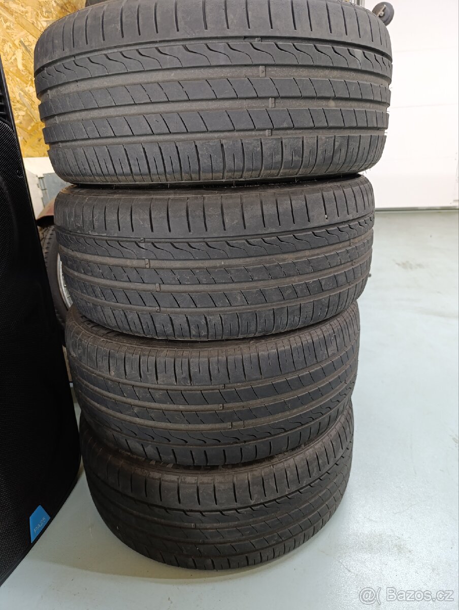 Letní 235/40/18