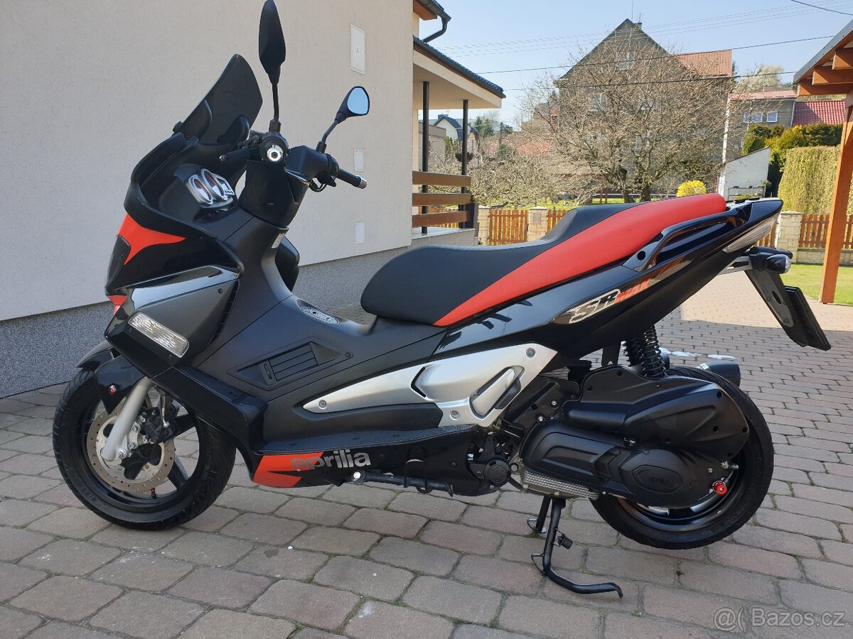 Aprilia SR max 125 2014