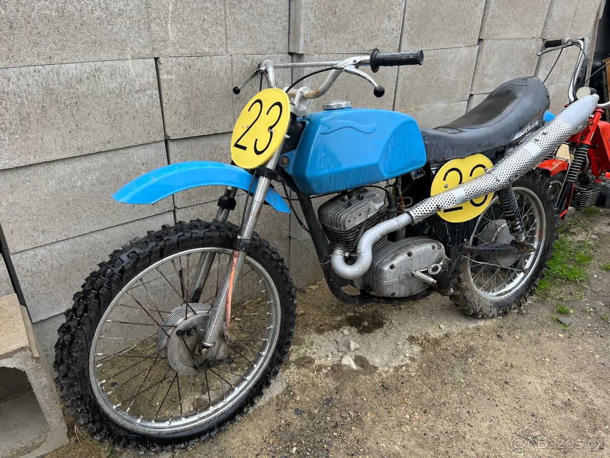 Motorka ČZ