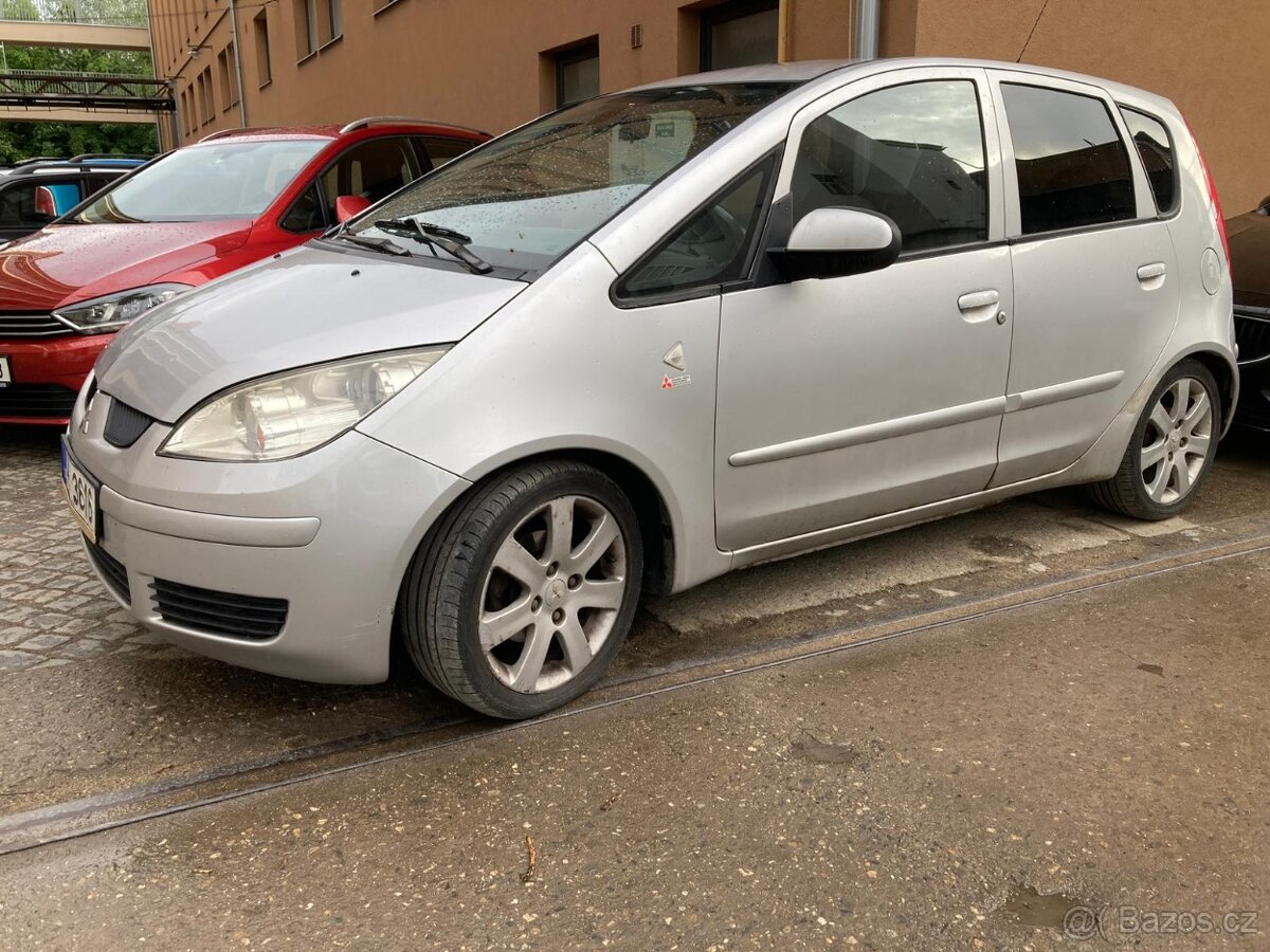 Mitsubishi Colt 1.3 benzin na opravu nebo náhradní díly