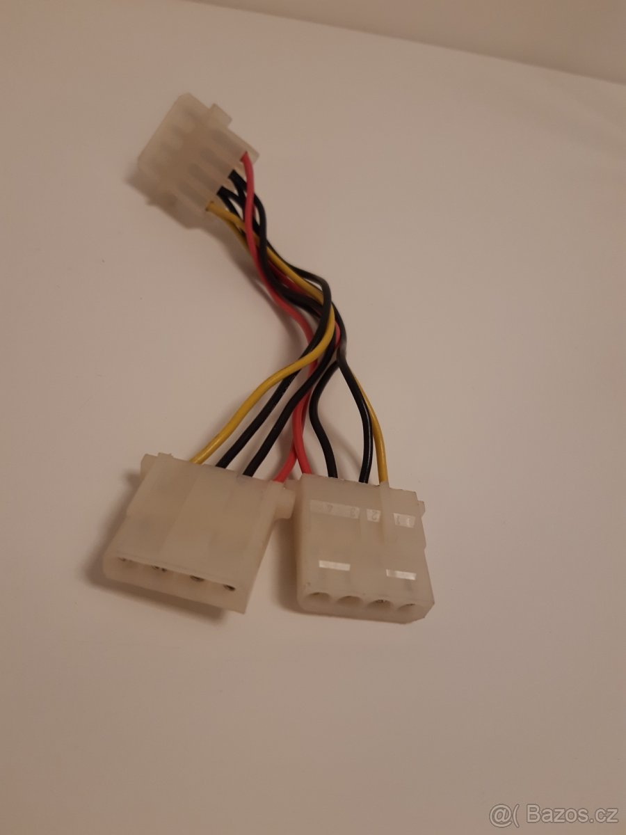 Zdrojový kabel.